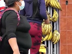 You think theres money in that big ass? Culona latina fake or real?